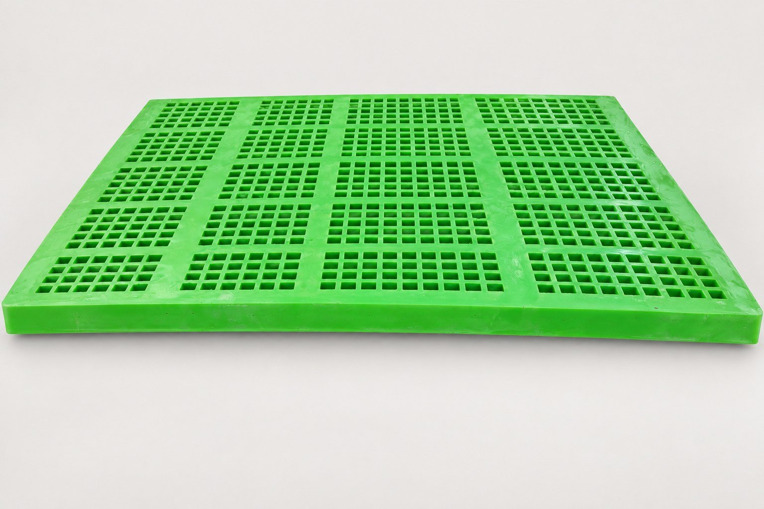 Green tensioned screen panels